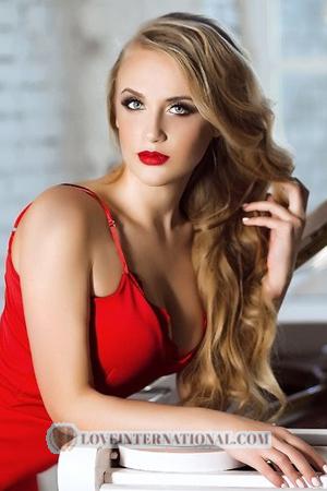 174657 - Roksolana Age: 27 - Ukraine