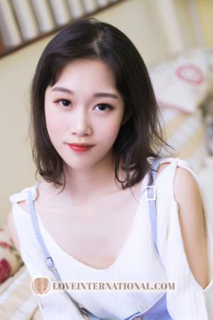 214387 - Xinyi Age: 23 - China